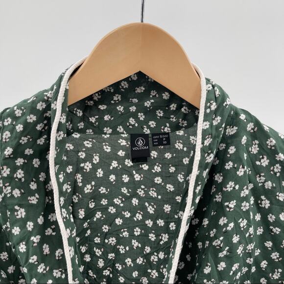 VOLCOM wrapsicle green floral crop top waist tie along sleeve Small (4/6) NWT - Picture 5 of 15